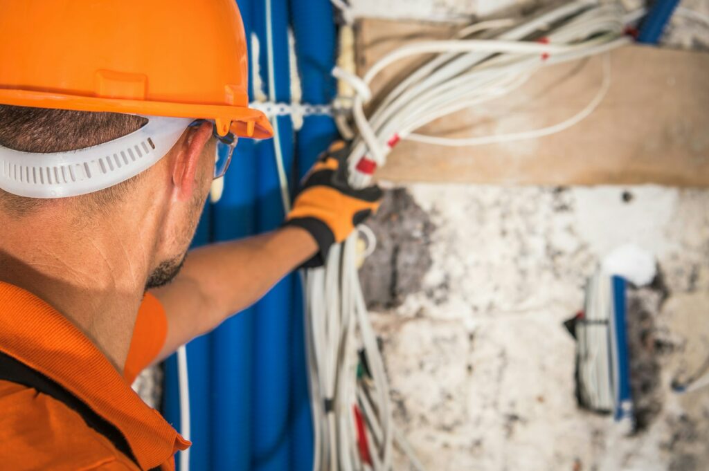 Guide to Choosing a New Construction Electrical Contractor - Ohms Electric, Northern Nevada